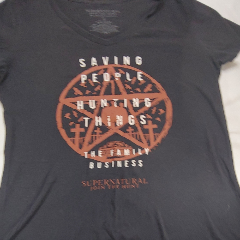 Supernatural TV Series Saving People Hunting Things Family Business XL